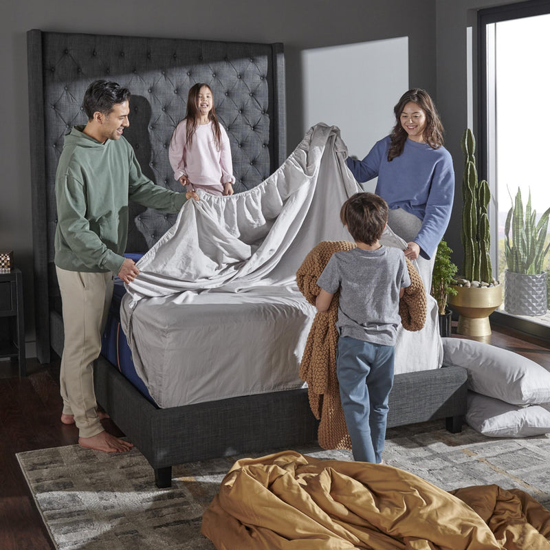  Stearns & Foster Reserve Medium Tight Top Mattress Set (Queen) IMAGE 3
