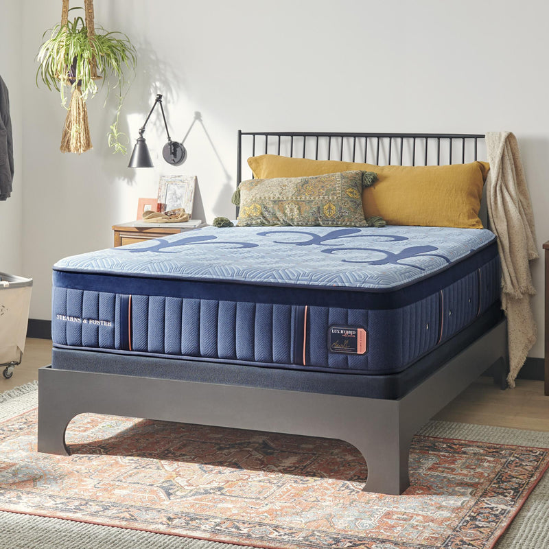 Stearns & Foster Lux Hybrid Medium Tight Top Mattress (Queen) IMAGE 2